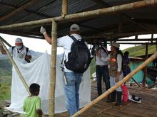 La UESVALLE atiende llamado de emergencia sanitaria, en el municipio de el Dovio, de la comunidad indígena emberá chamí