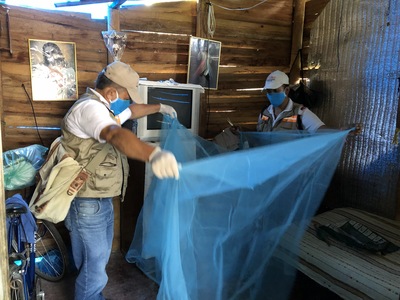 UESVALLE instaló toldillos a comunidad afectada por el dengue