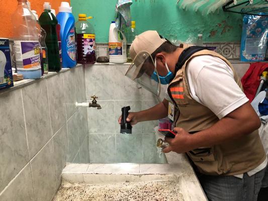 En el municipio de Palmira UESVALLE adelantó control larvario en viviendas para combatir el zancudo trasmisor del dengue