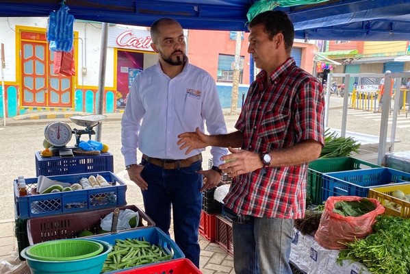 Con educación sanitaria UESVALLE acompaña a expendedores de alimentos Calima El Darién