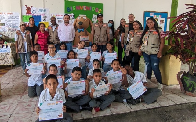 Cómo cuidar a los animales de compañía, la cátedra que lleva la UESVALLE a los niños y niñas en el Valle de Cauca